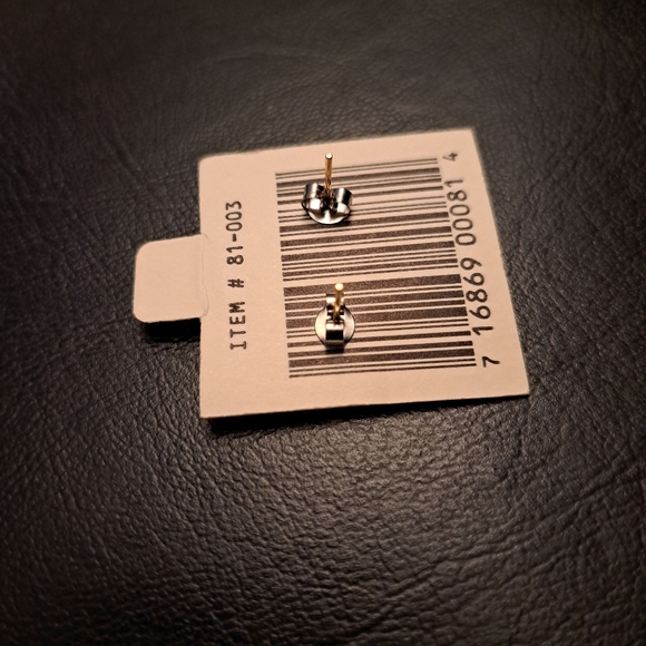 Vintage Guardian Angle Earrings - Picture 3 of 3